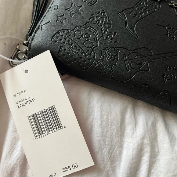 Betsey Johnson Black Wristlet - Picture 4 of 4